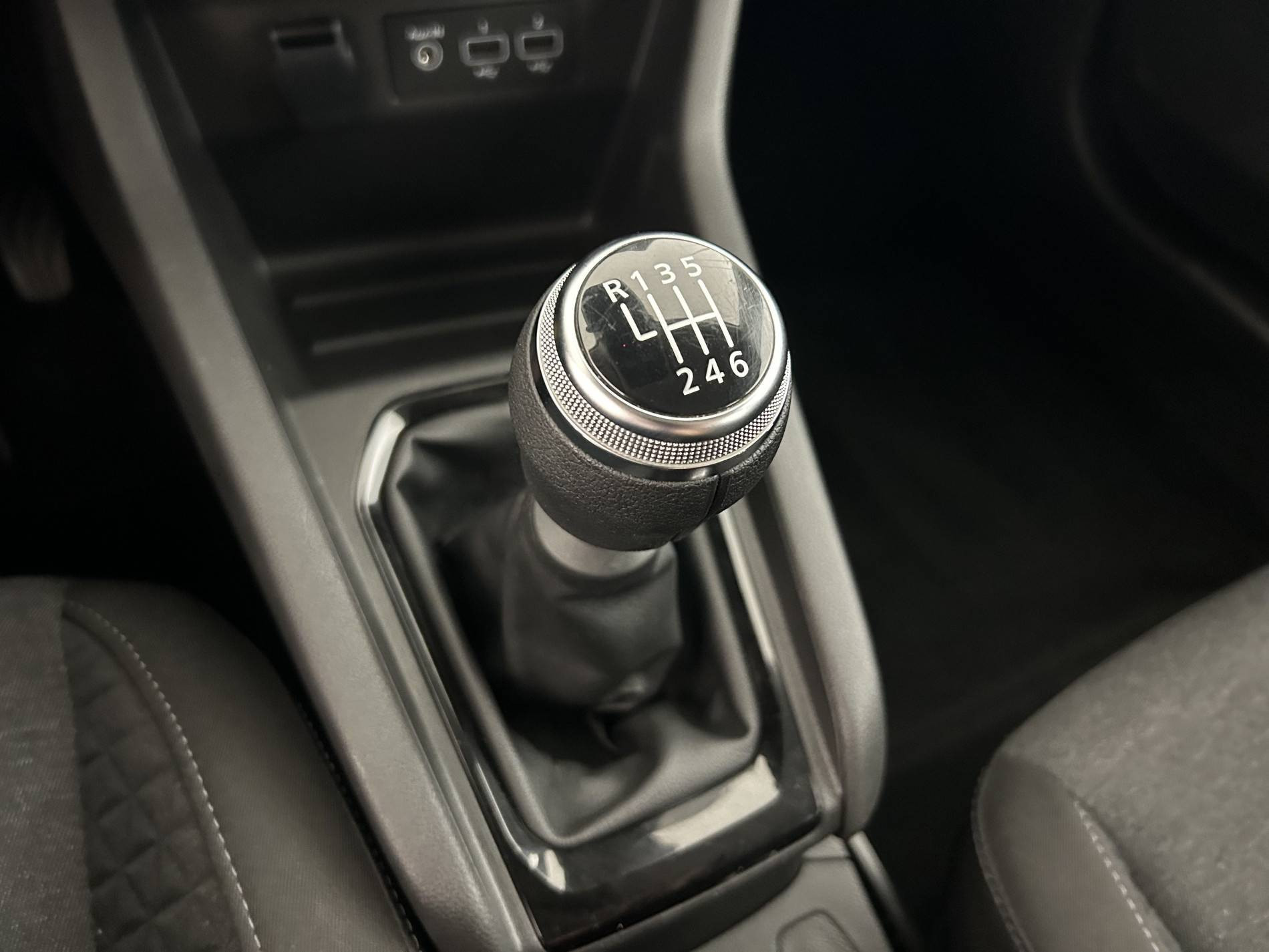 Vente en ligne Renault Clio 5 Clio TCe 90 au prix de 15 990 €