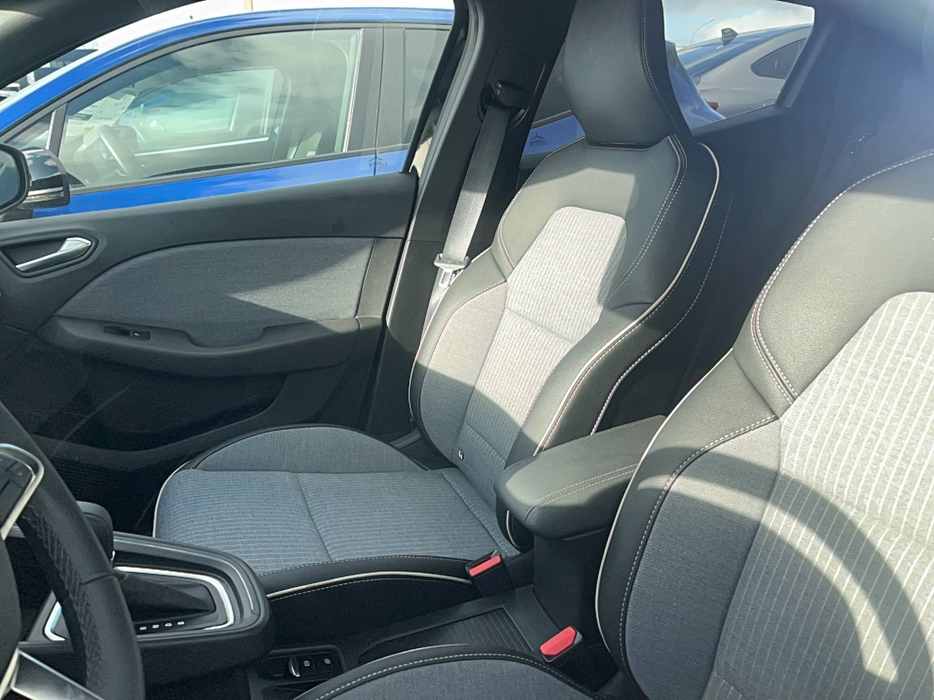 Vente en ligne Renault Clio 5 Clio E-Tech full hybrid 145 ch GSR2 au prix de 19 990 €