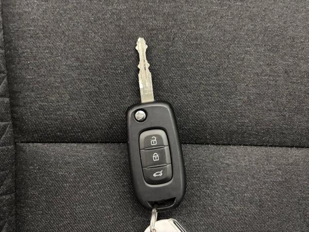Vente en ligne Renault Clio 5 Clio TCe 90 au prix de 15 500 €