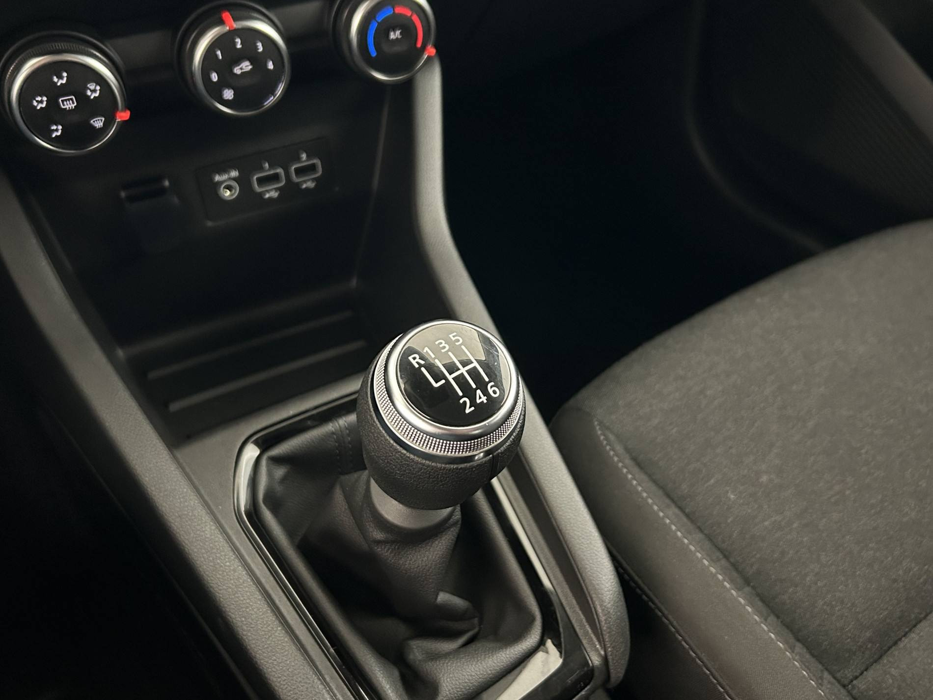 Vente en ligne Renault Clio 5 Clio TCe 90 au prix de 14 990 €