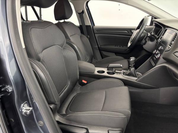 Vente en ligne Renault Megane 4 Estate Mégane IV Estate Blue dCi 115 au prix de 16 990 €