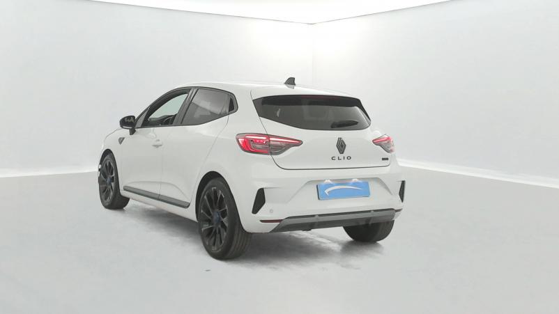 Vente en ligne Renault Clio 5 Clio E-Tech full hybrid 145  au prix de 23 500 €