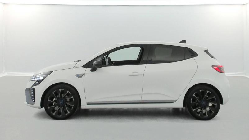 Vente en ligne Renault Clio 5 Clio E-Tech full hybrid 145  au prix de 23 500 €