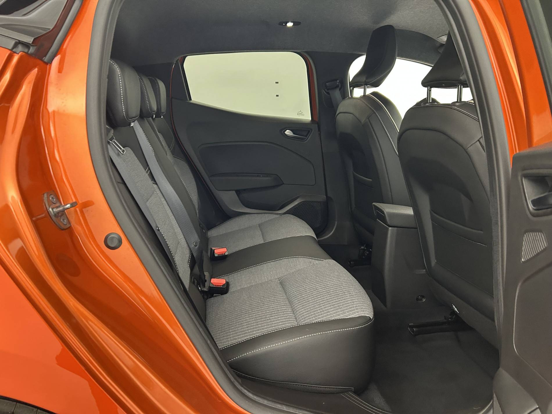 Vente en ligne Renault Clio 5 Clio TCe 90 au prix de 17 690 €