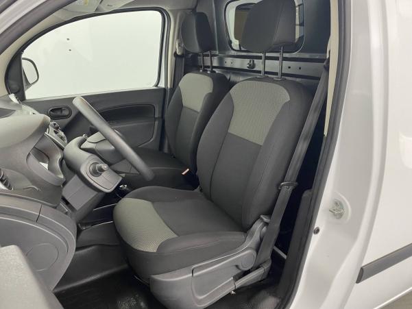 Vente en ligne Renault Kangoo Electrique KANGOO Z.E. 33 GRAND VOLUME MAXI au prix de 11 900 €