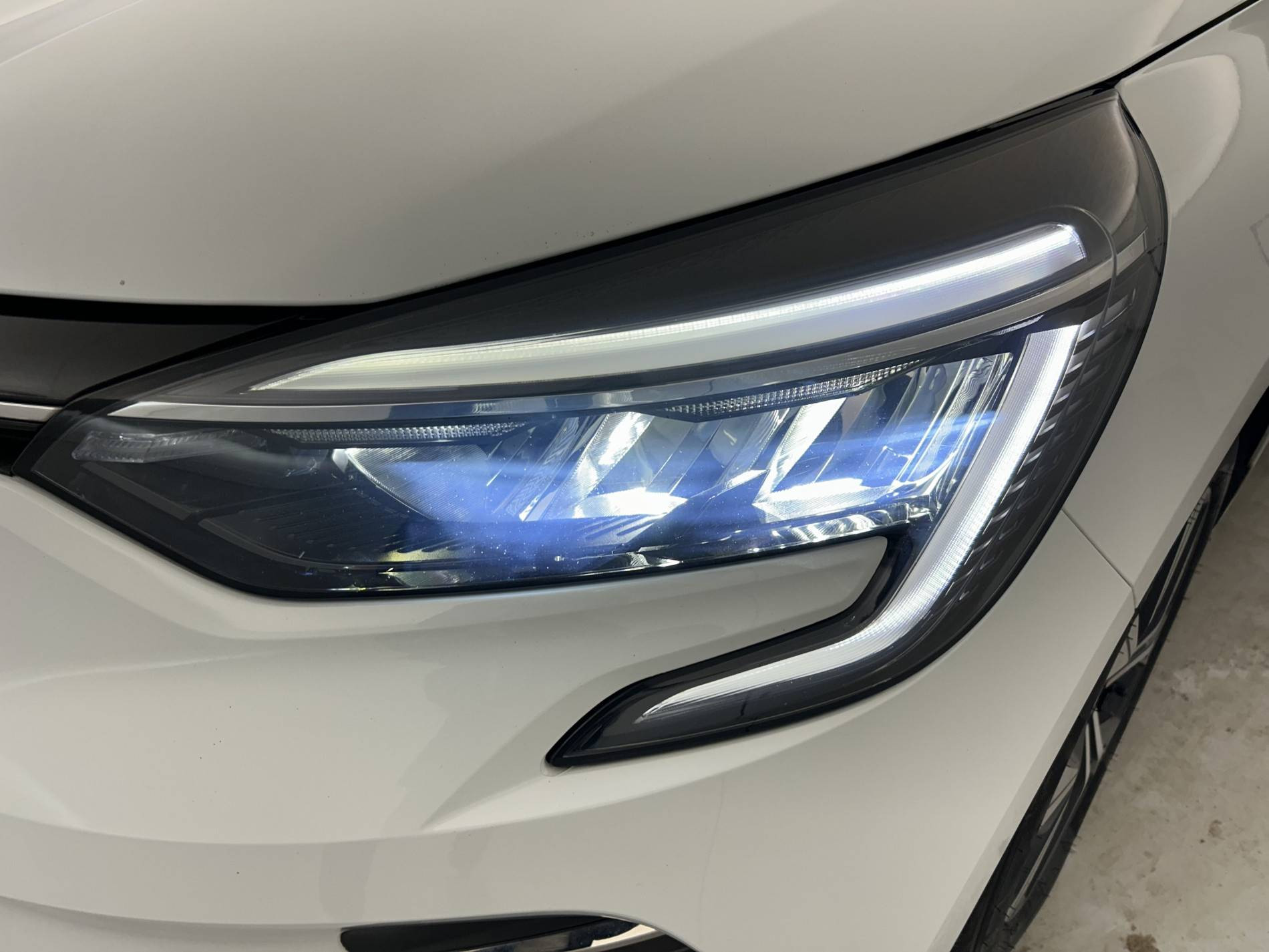 Vente en ligne Renault Clio 5 Clio Blue dCi 100 - 21N au prix de 15 490 €