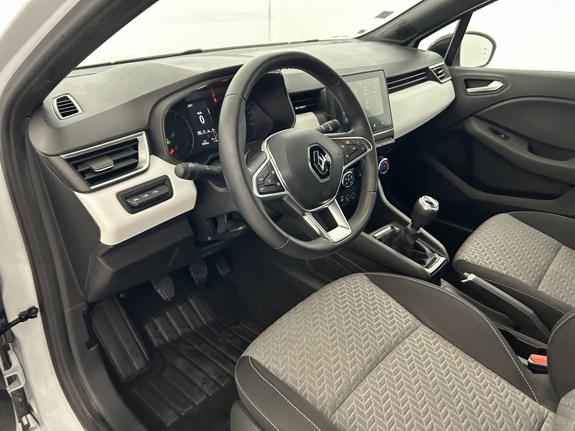 Vente en ligne Renault Clio 5 Clio Blue dCi 100 - 21N au prix de 15 490 €