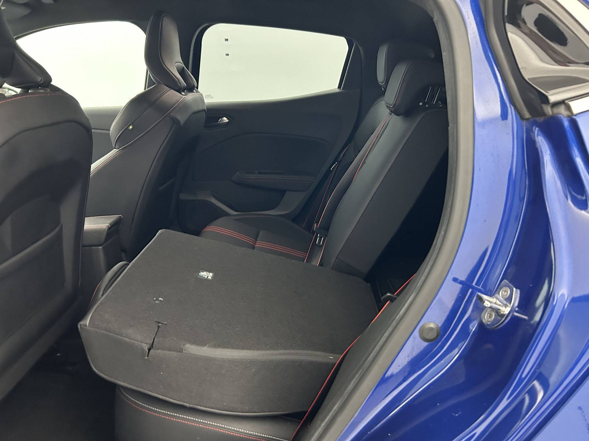 Vente en ligne Renault Clio 5 Clio TCe 140 - 21N au prix de 15 890 €