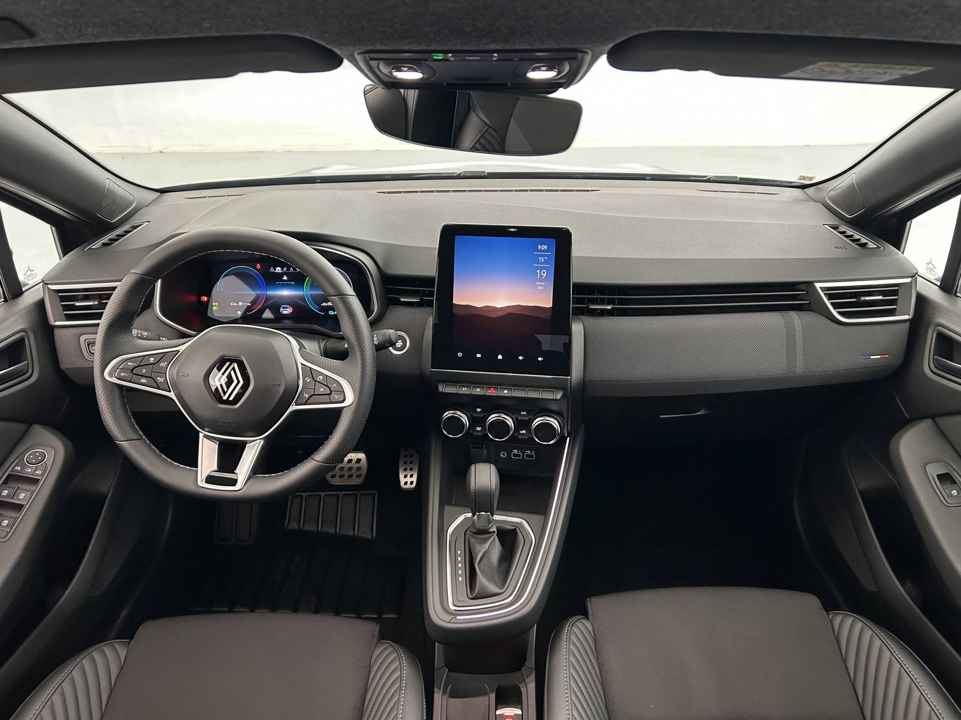 Vente en ligne Renault Clio 5 Clio E-Tech full hybrid 145 au prix de 21 990 €