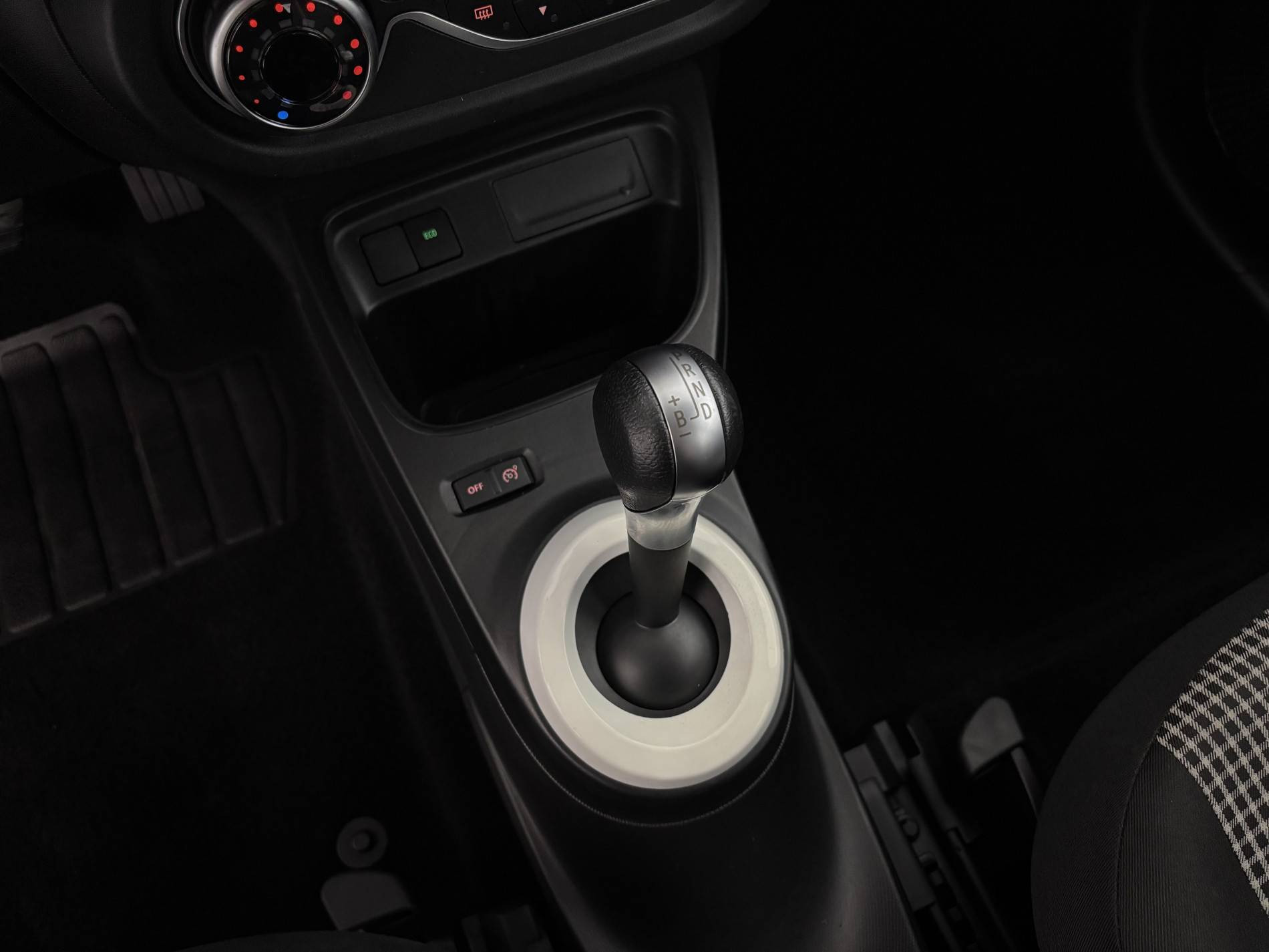 Vente en ligne Renault Twingo Electrique Twingo III E-Tech au prix de 10 990 €