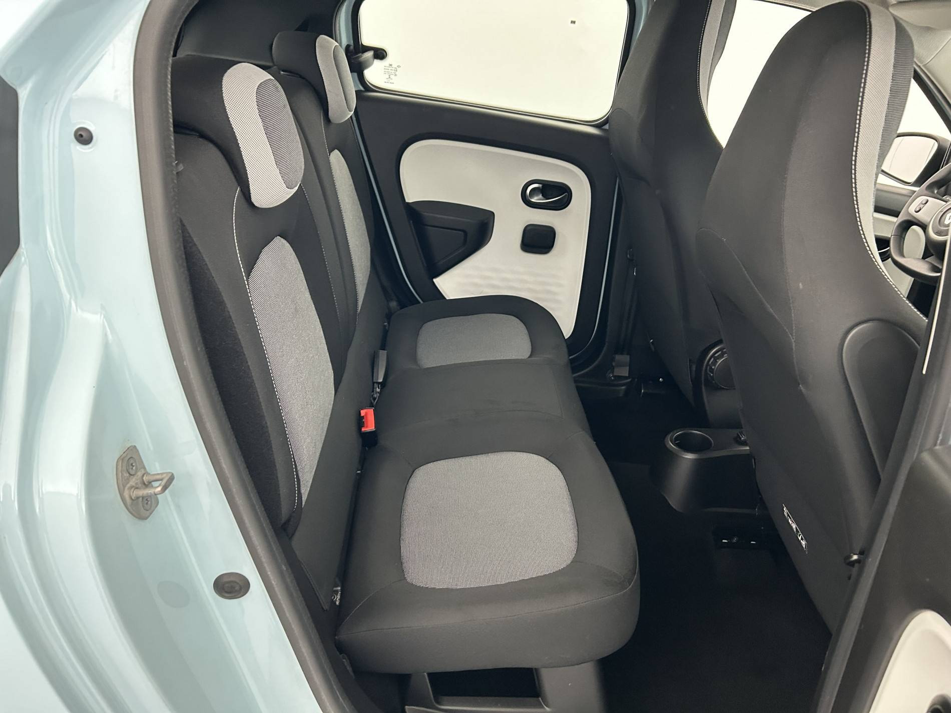 Vente en ligne Renault Twingo 3  1.0 SCe 70 E6C au prix de 8 880 €