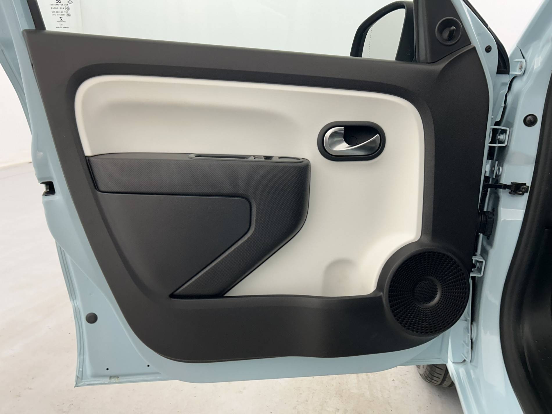 Vente en ligne Renault Twingo 3  1.0 SCe 70 E6C au prix de 8 880 €