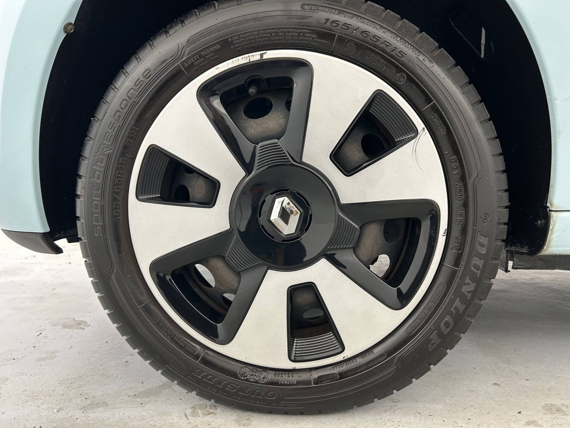 Vente en ligne Renault Twingo 3  1.0 SCe 70 E6C au prix de 8 880 €