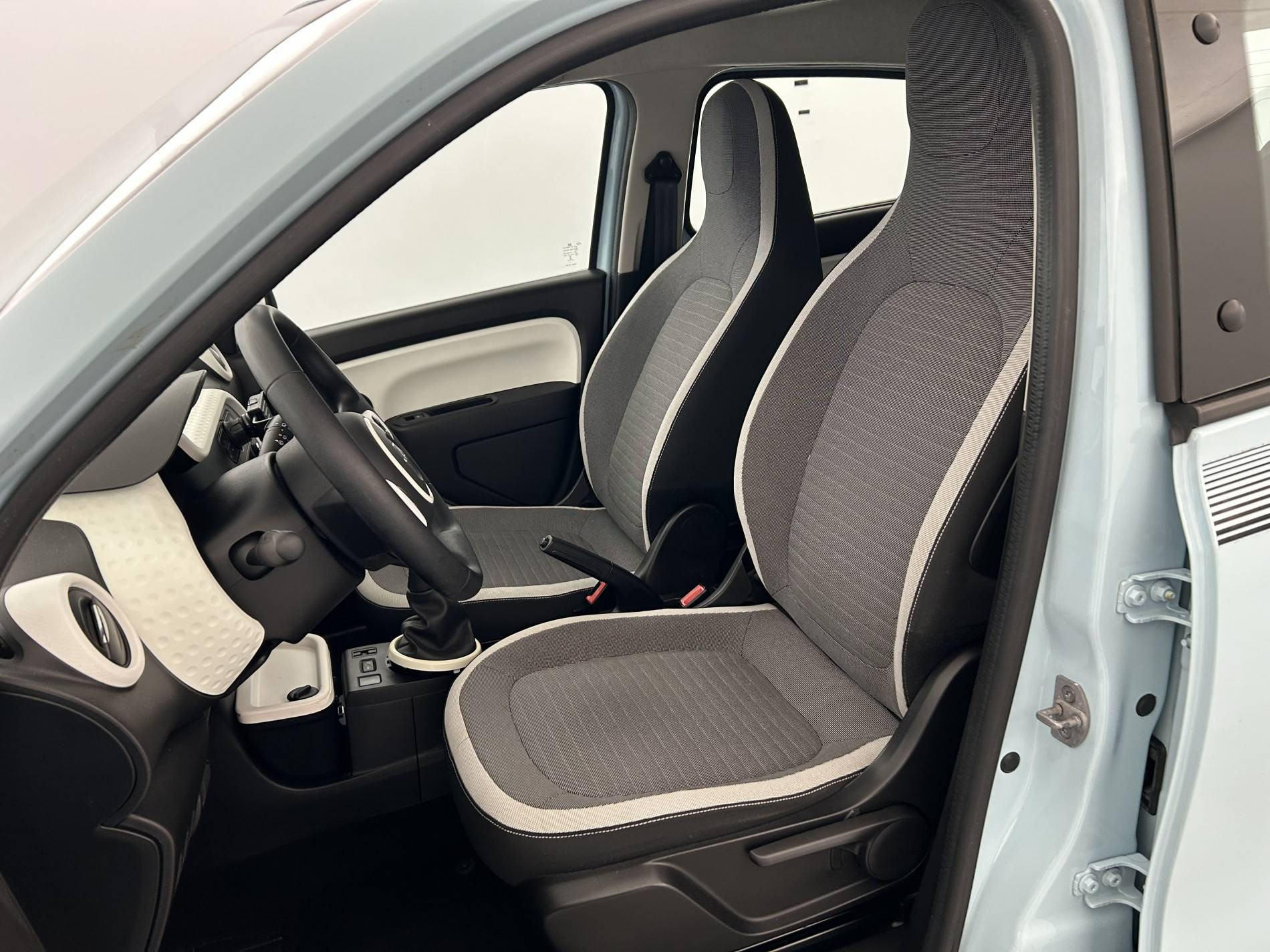 Vente en ligne Renault Twingo 3  1.0 SCe 70 E6C au prix de 8 880 €