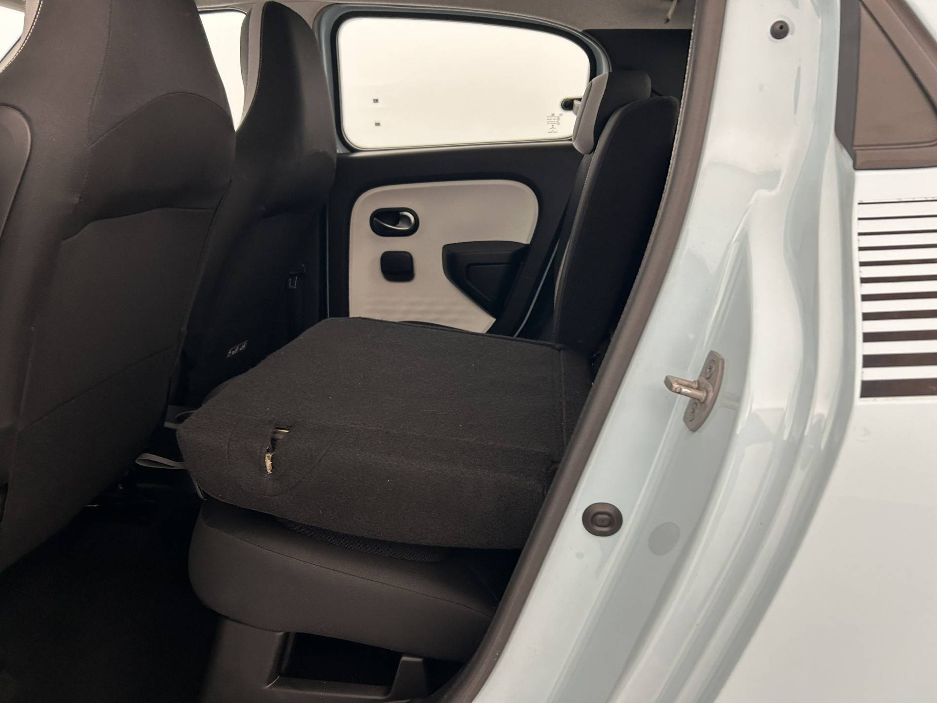 Vente en ligne Renault Twingo 3  1.0 SCe 70 E6C au prix de 8 880 €