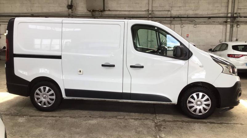 Vente en ligne Renault Trafic 3 Fourgon TRAFIC FGN L1H1 1200 KG DCI 125 ENERGY E6 au prix de 21 790 €