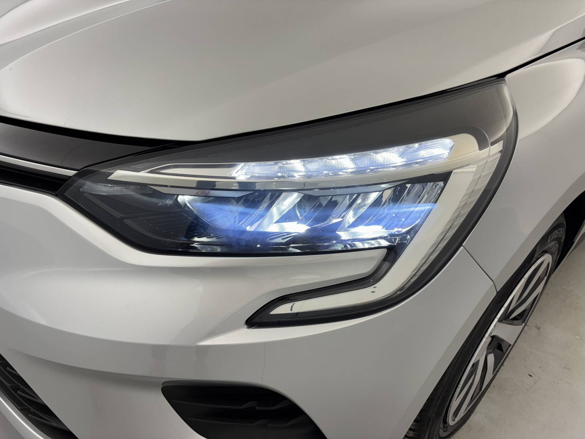 Vente en ligne Renault Clio 5 Clio TCe 90 au prix de 14 490 €