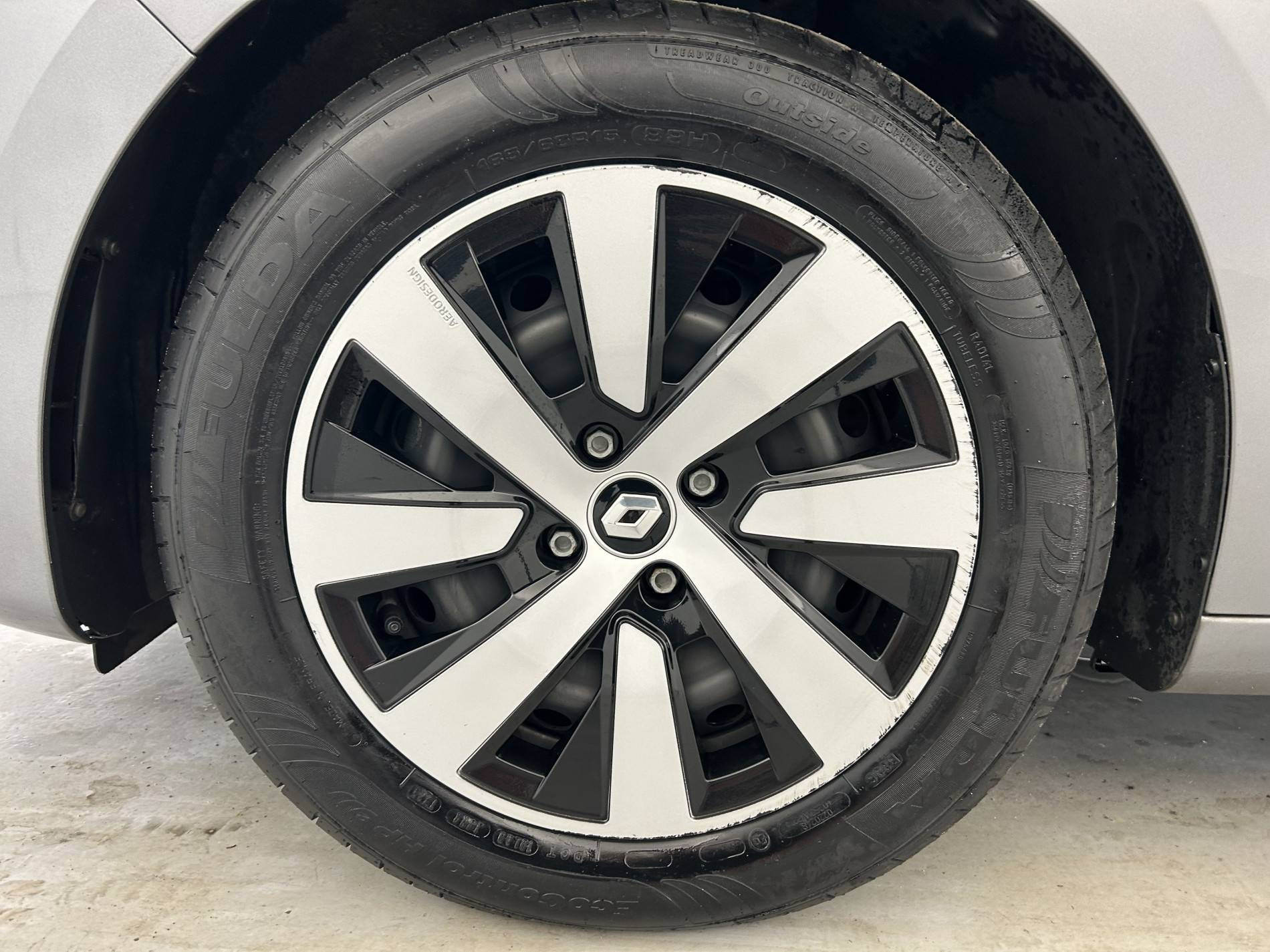 Vente en ligne Renault Clio 5 Clio TCe 90 au prix de 15 990 €