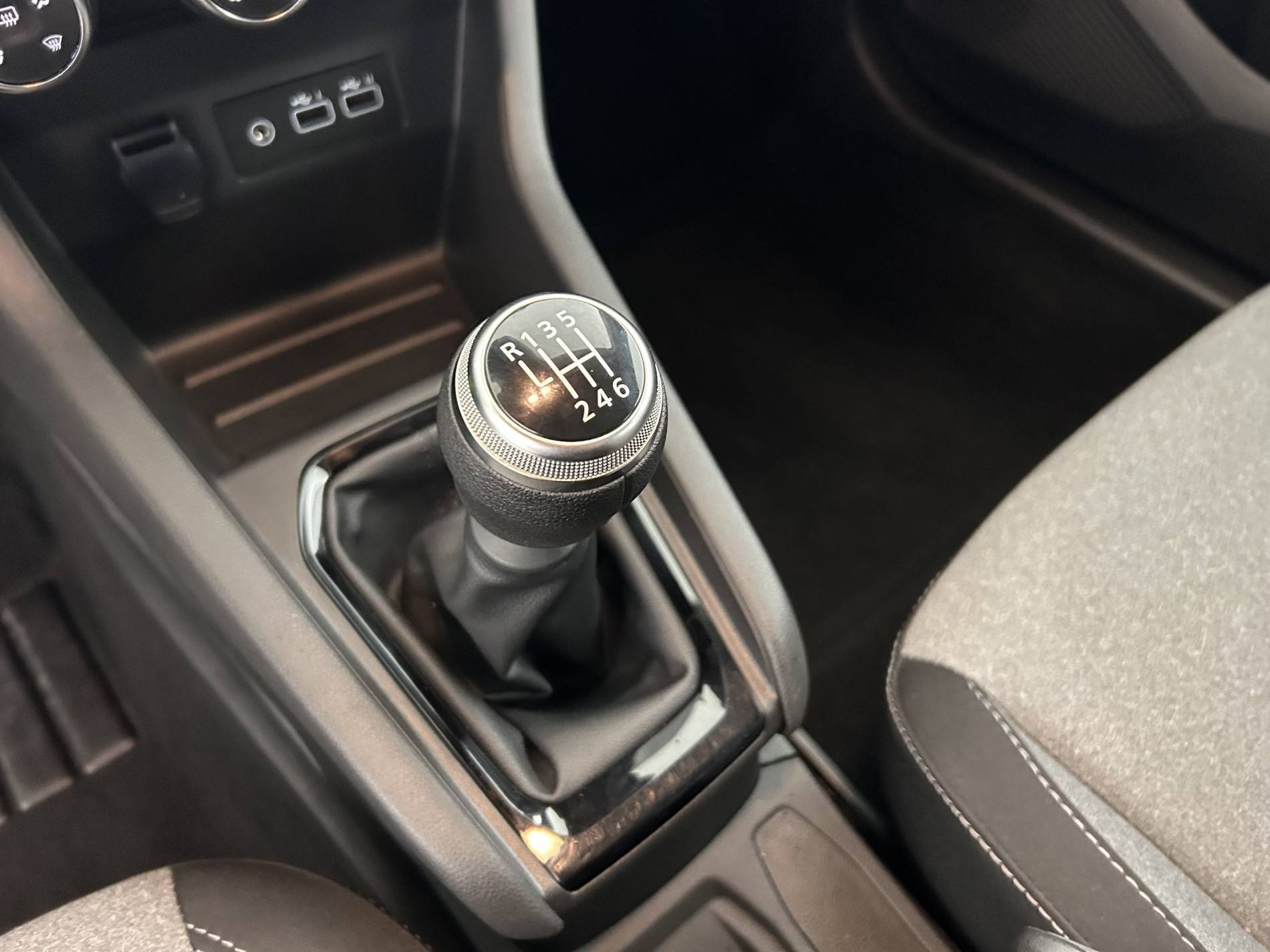 Vente en ligne Renault Clio 5 Clio TCe 90 au prix de 15 990 €