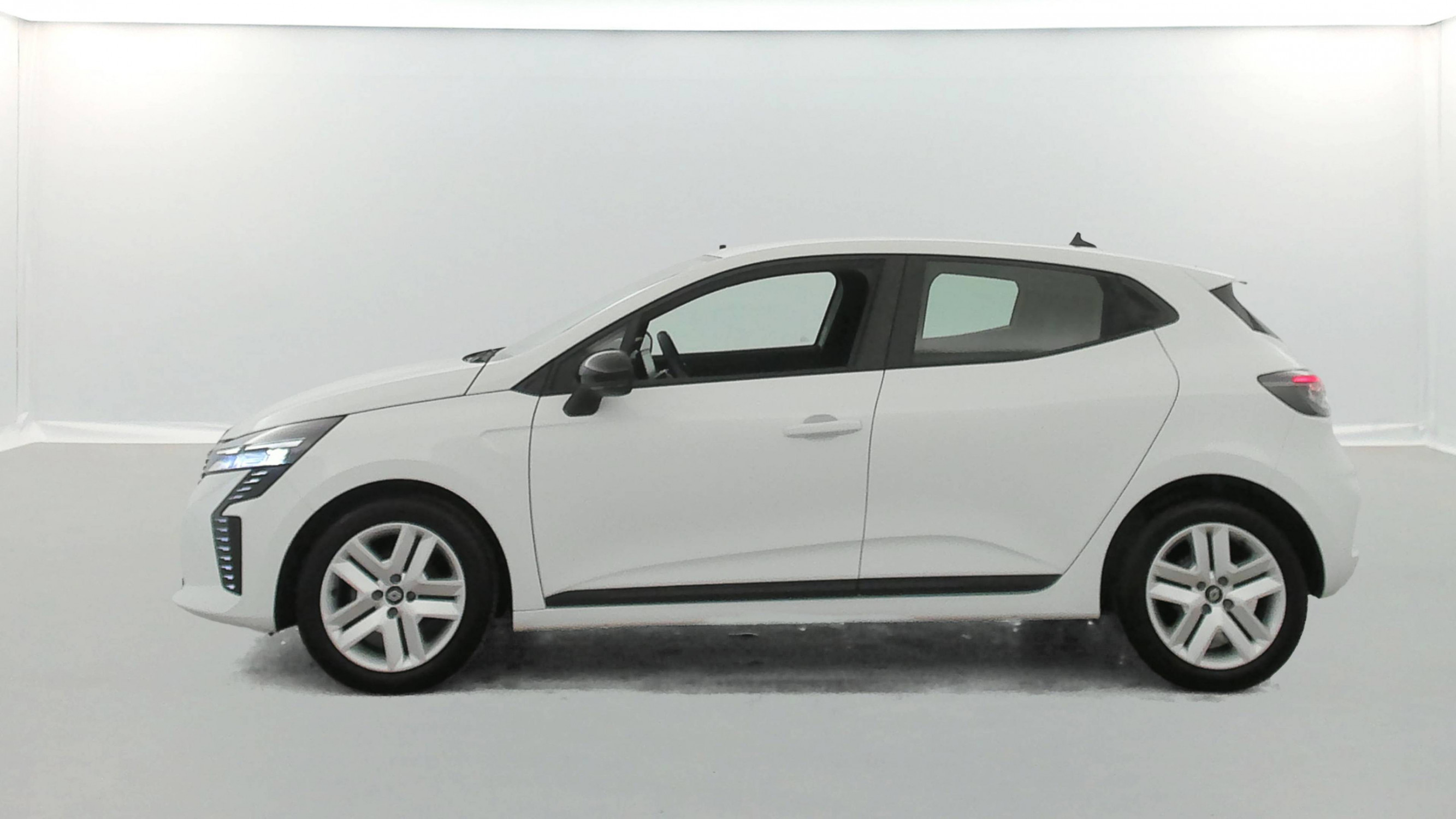 Vente en ligne Renault Clio 5 Clio TCe 90 au prix de 15 990 €