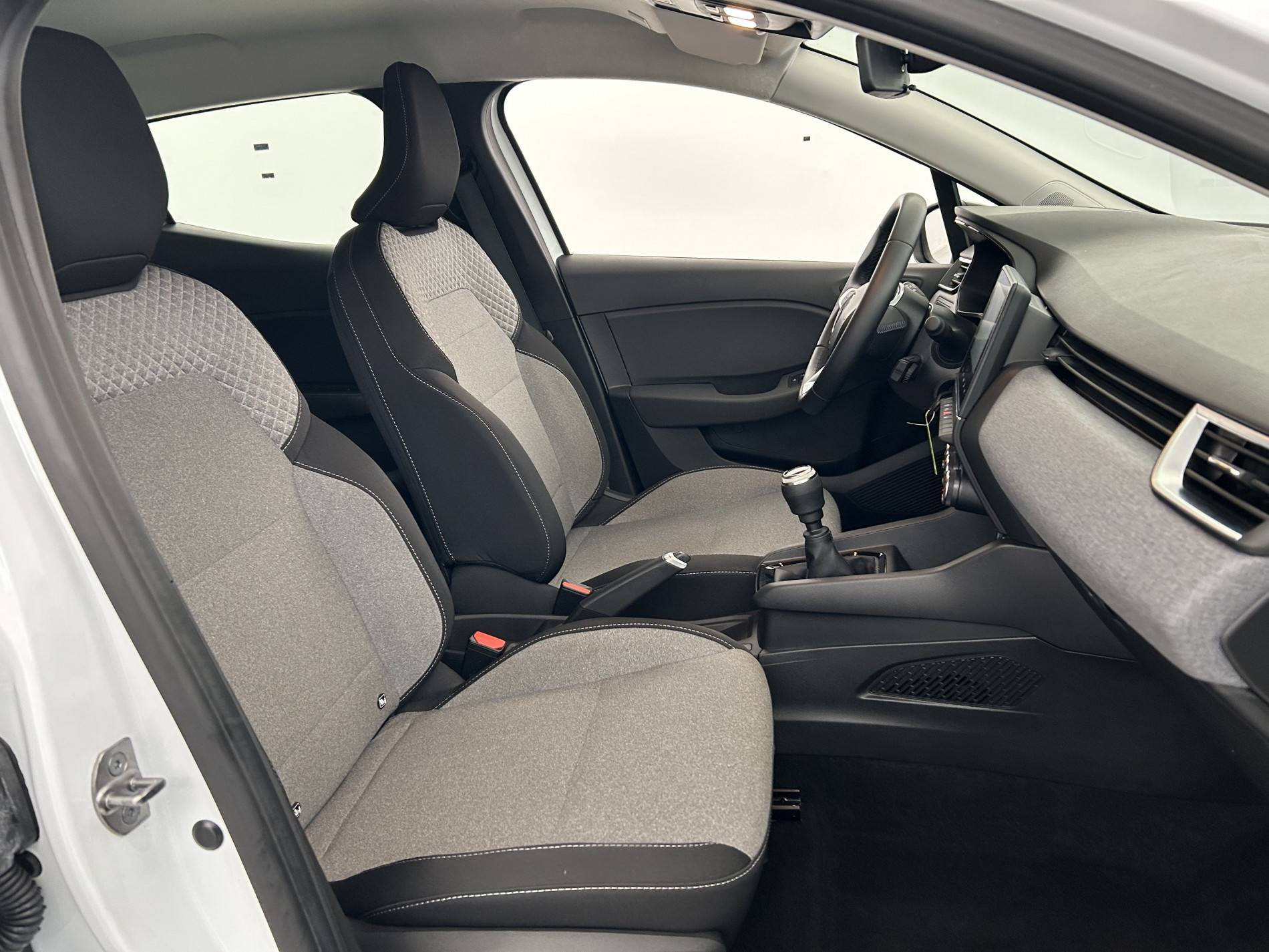 Vente en ligne Renault Clio 5 Clio TCe 90 au prix de 15 990 €