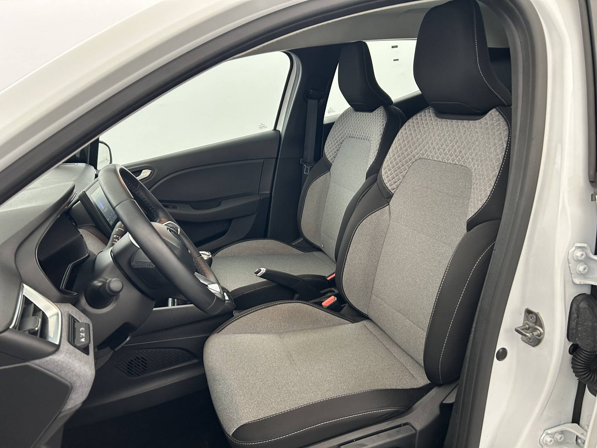 Vente en ligne Renault Clio 5 Clio TCe 90 au prix de 15 990 €