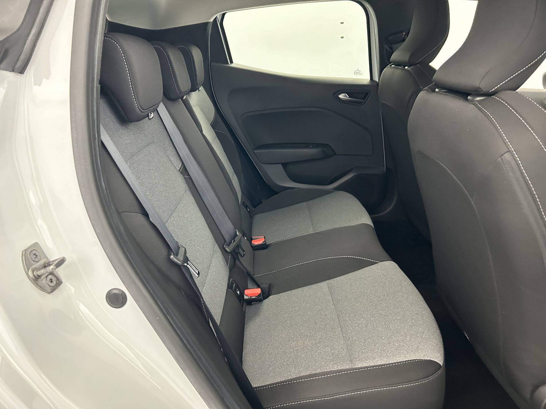 Vente en ligne Renault Clio 5 Clio TCe 90 au prix de 15 990 €