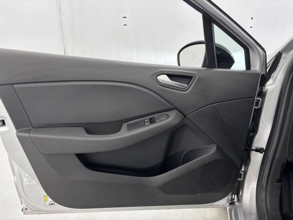 Vente en ligne Renault Clio 5 Clio TCe 90 au prix de 15 990 €