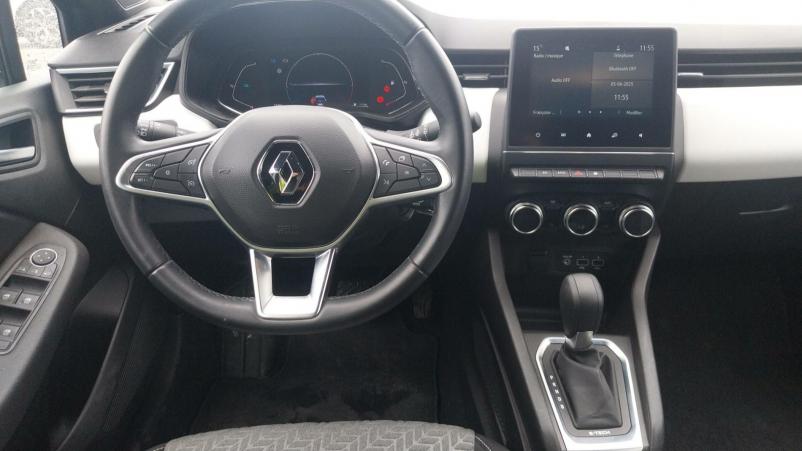Vente en ligne Renault Clio 5 Clio E-Tech 140 - 21N au prix de 17 490 €