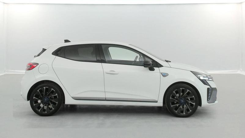 Vente en ligne Renault Clio 5 Clio E-Tech full hybrid 145  au prix de 24 900 €