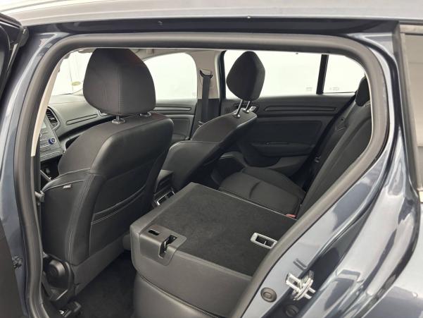 Vente en ligne Renault Megane 4 Estate Mégane IV Estate Blue dCi 115 au prix de 16 990 €