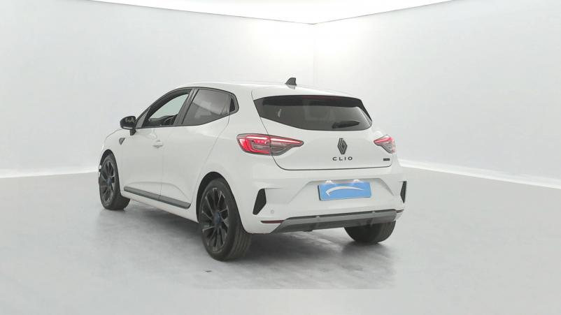 Vente en ligne Renault Clio 5 Clio E-Tech full hybrid 145  au prix de 24 900 €