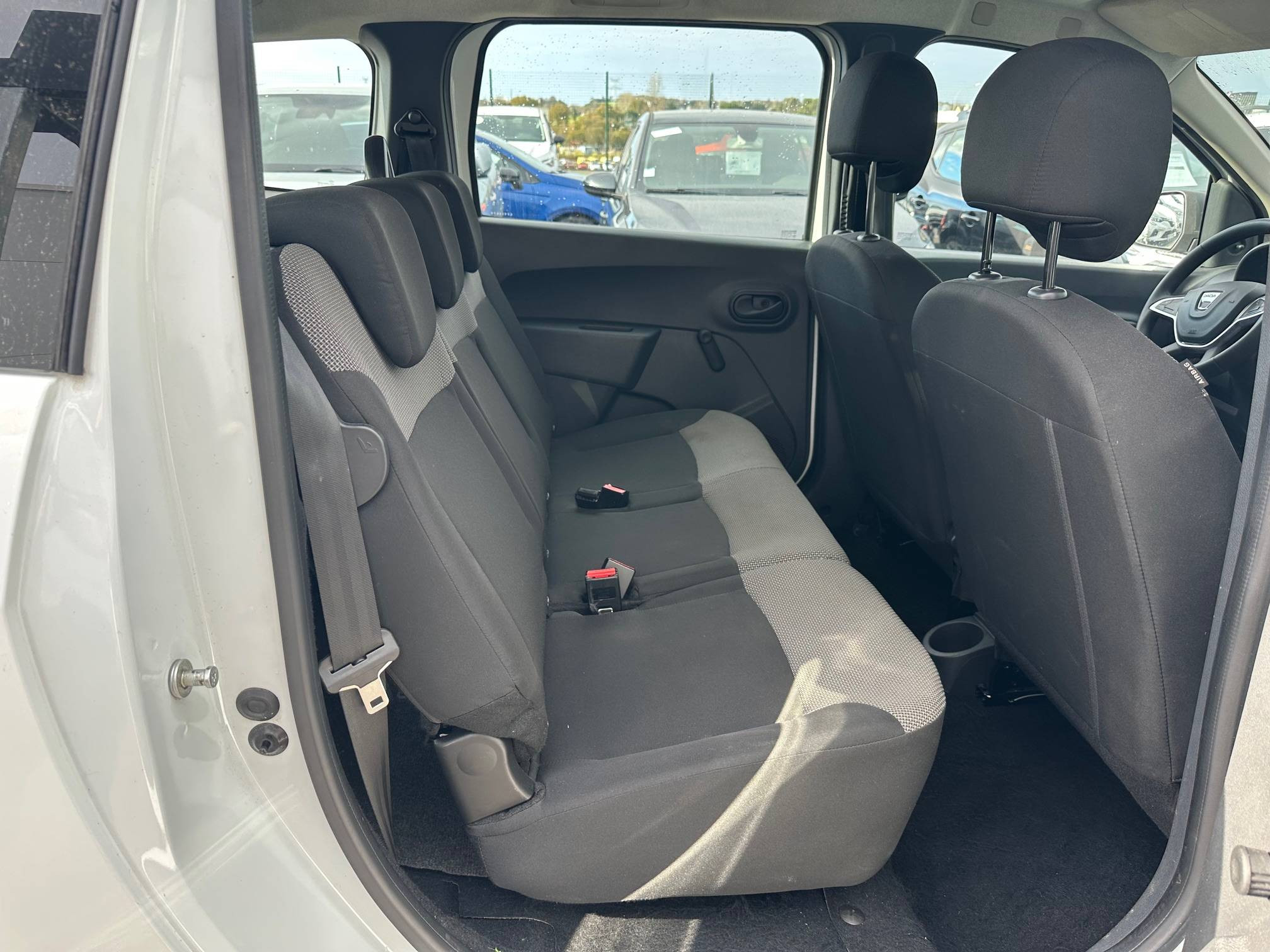 Vente en ligne Dacia Lodgy  TCe 100 FAP 7 places au prix de 13 990 €