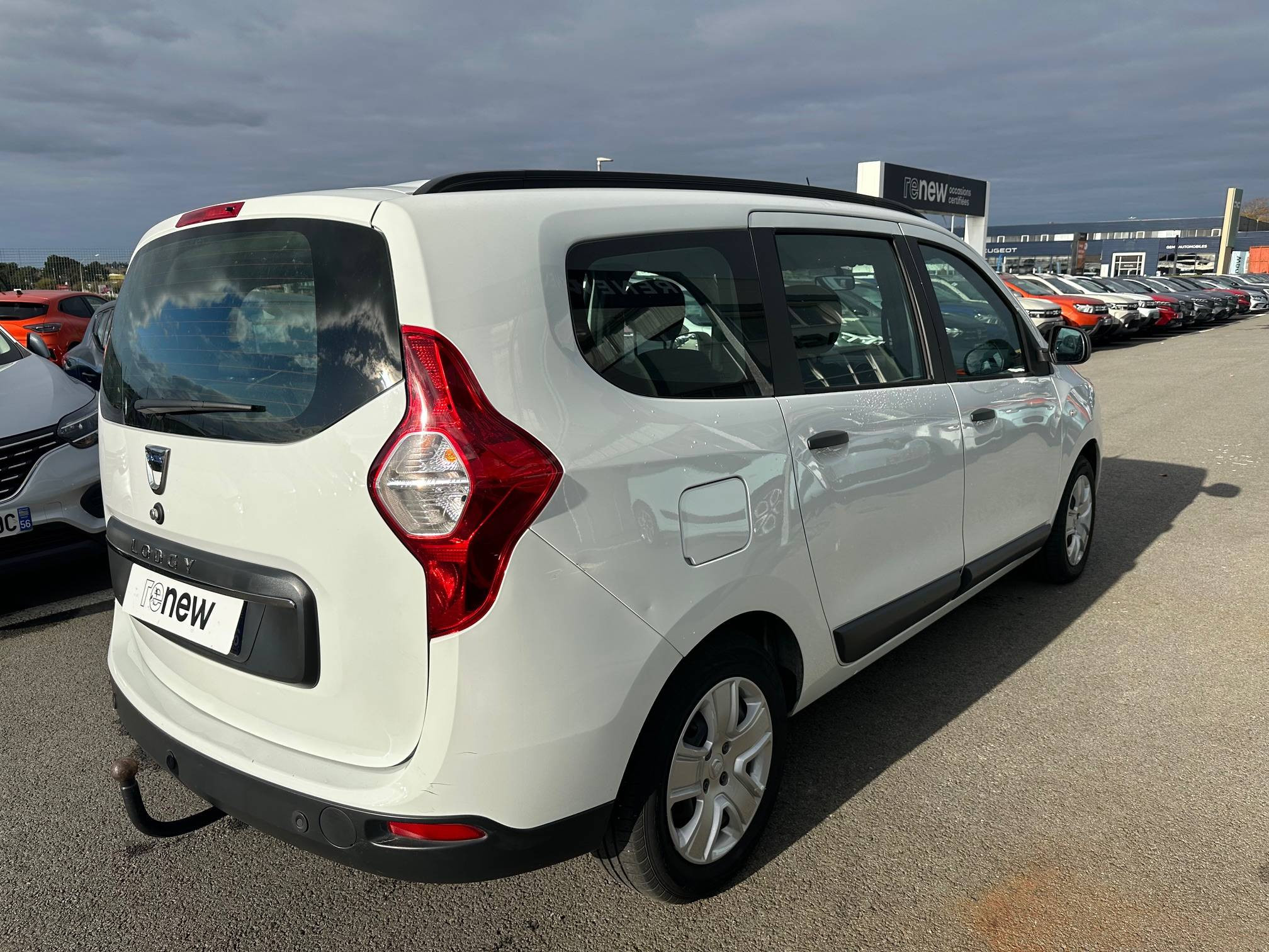 Vente en ligne Dacia Lodgy  TCe 100 FAP 7 places au prix de 13 990 €