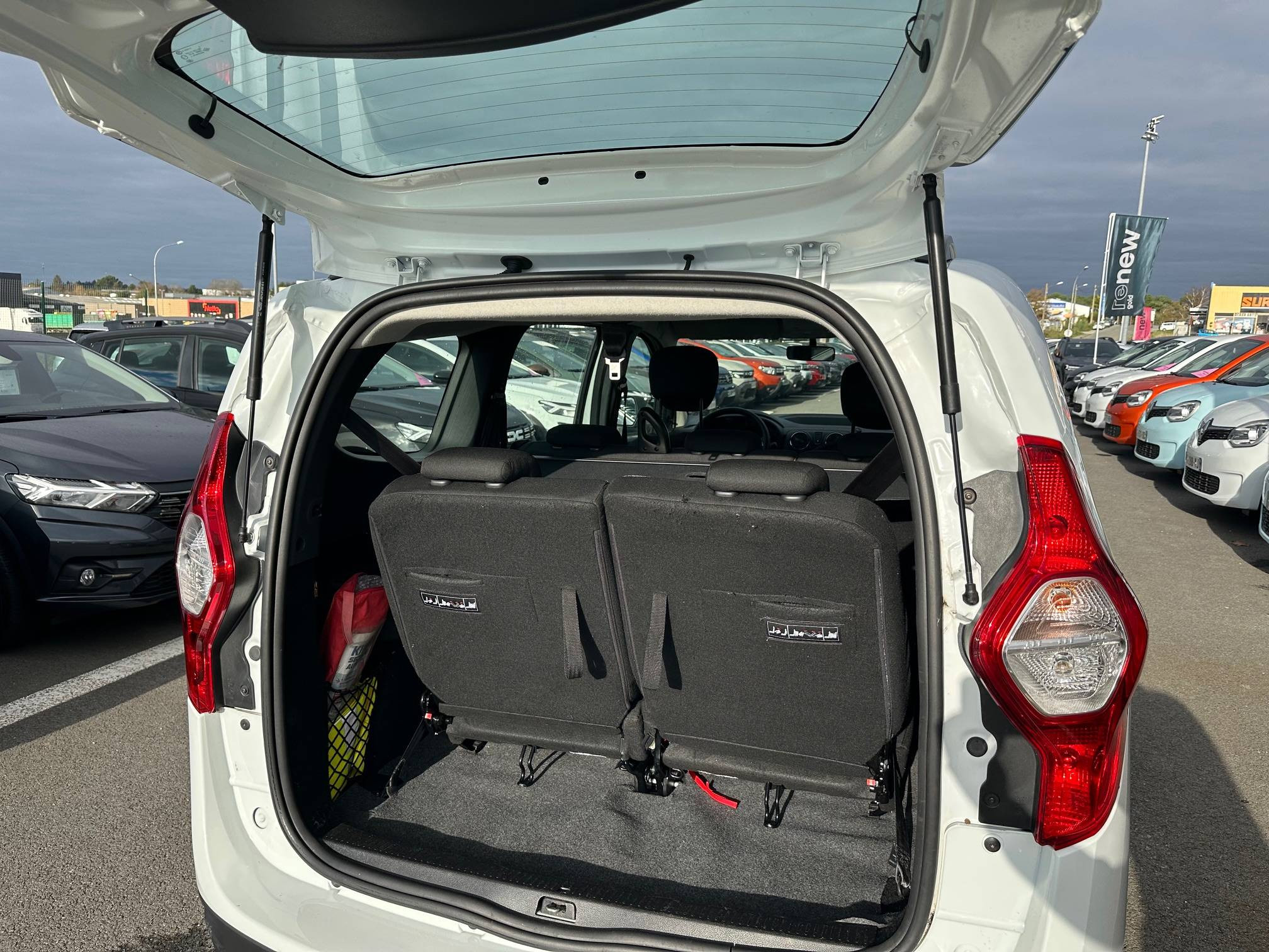 Vente en ligne Dacia Lodgy  TCe 100 FAP 7 places au prix de 13 990 €