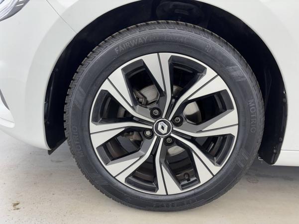 Vente en ligne Renault Clio 5 Clio TCe 90 - 21N au prix de 14 990 €