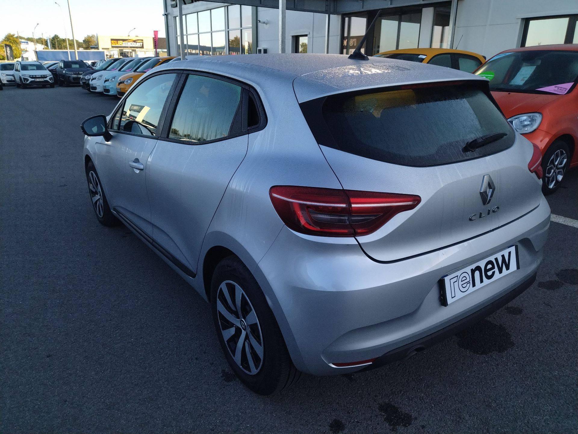 Vente en ligne Renault Clio 5 Clio TCe 90 au prix de 16 490 €