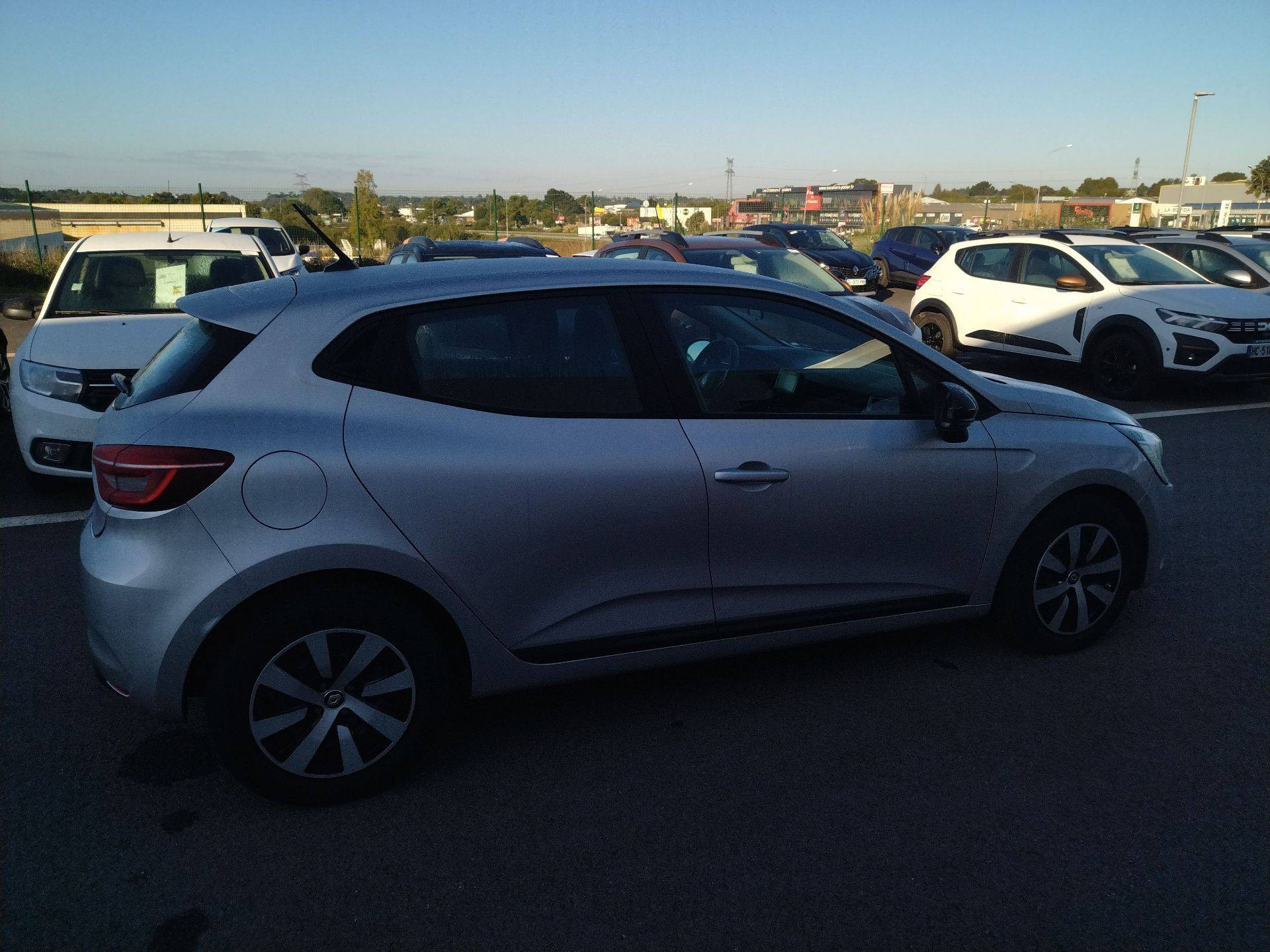 Vente en ligne Renault Clio 5 Clio TCe 90 au prix de 16 490 €