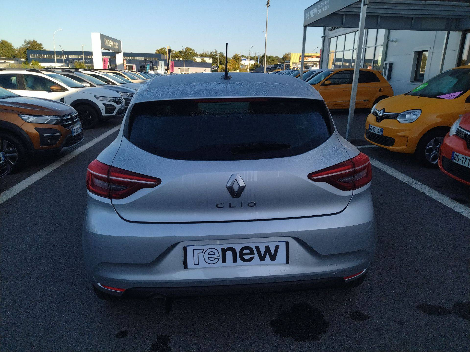 Vente en ligne Renault Clio 5 Clio TCe 90 au prix de 16 490 €