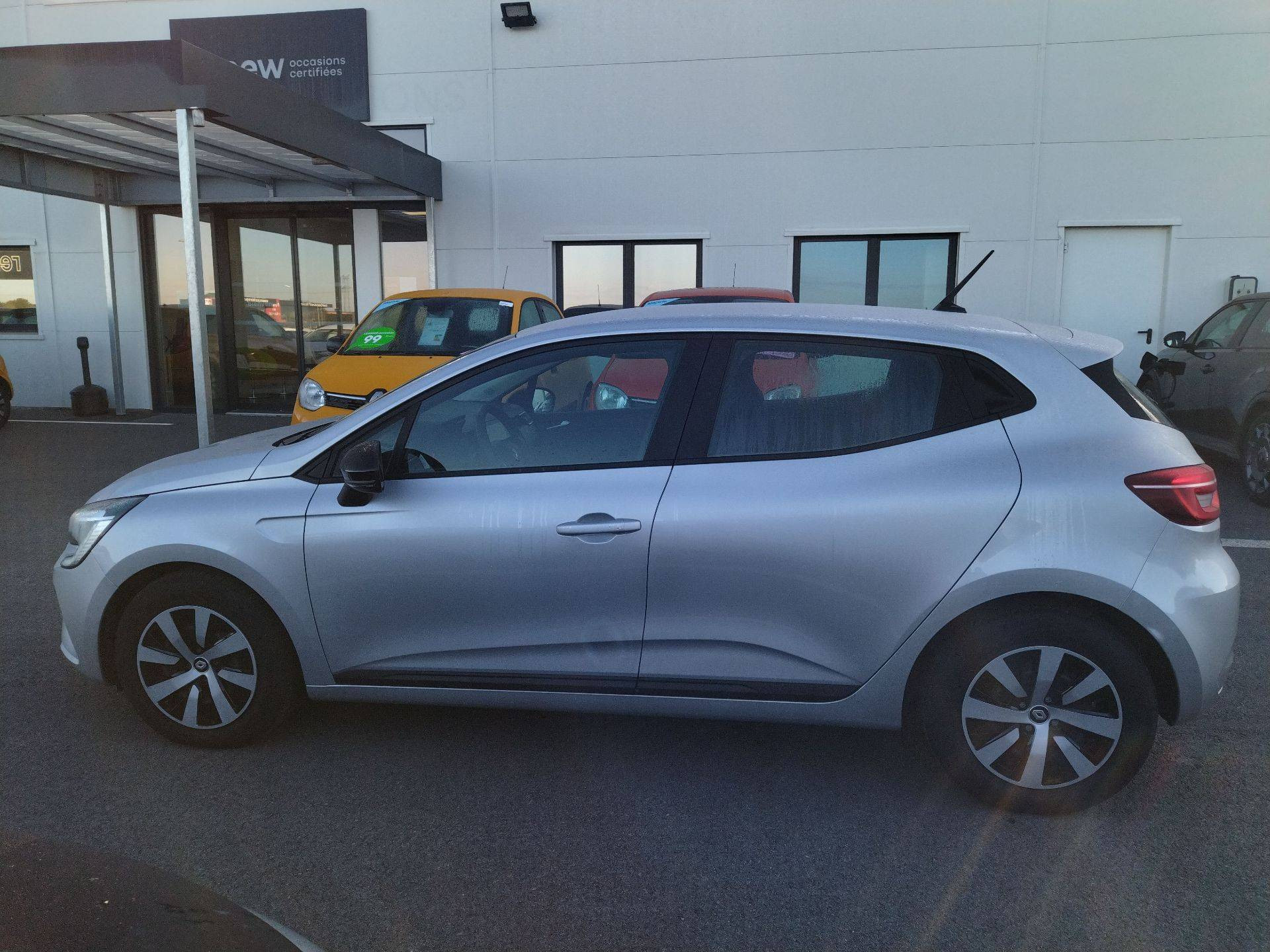 Vente en ligne Renault Clio 5 Clio TCe 90 au prix de 16 490 €