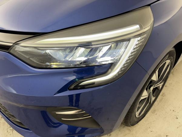Vente en ligne Renault Clio 5 Clio TCe 90 - 21N au prix de 15 990 €