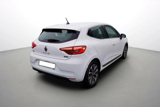 Vente en ligne Renault Clio 5 Clio E-Tech 140 au prix de 17 900 €