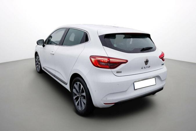 Vente en ligne Renault Clio 5 Clio E-Tech 140 au prix de 17 900 €