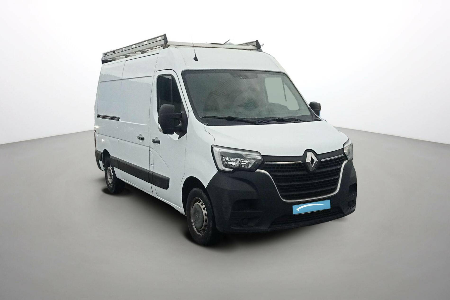 Vente en ligne Renault Master Fourgon MASTER FGN TRAC F3300 L2H2 BLUE DCI 135 au prix de 20 990 €