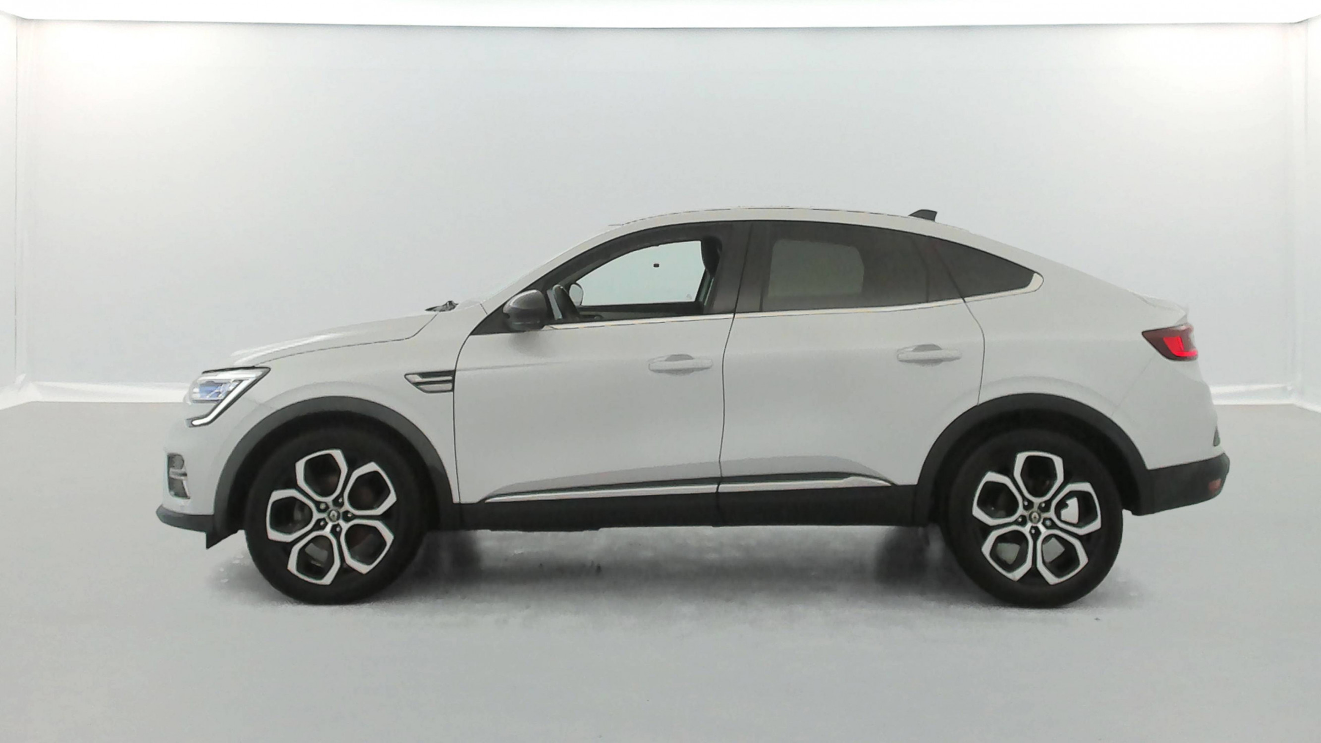 Vente en ligne Renault Arkana  E-Tech 145 - 21B au prix de 21 490 €