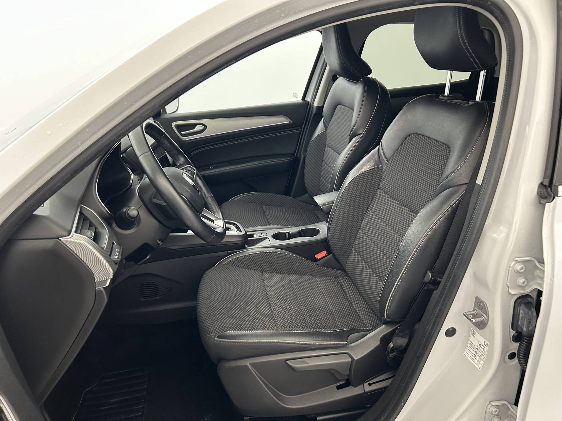 Vente en ligne Renault Arkana  E-Tech 145 - 21B au prix de 21 490 €