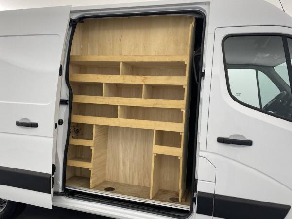 Vente en ligne Renault Master 3 Fourgon MASTER FGN TRAC F3500 L1H1 DCI 135 au prix de 24 490 €