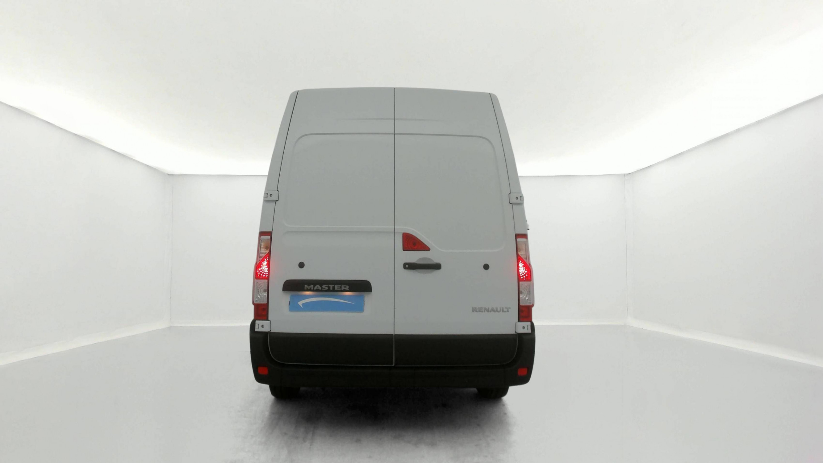 Vente en ligne Renault Master Fourgon MASTER FGN TRAC F3500 L2H2 BLUE DCI 135 au prix de 26 990 €