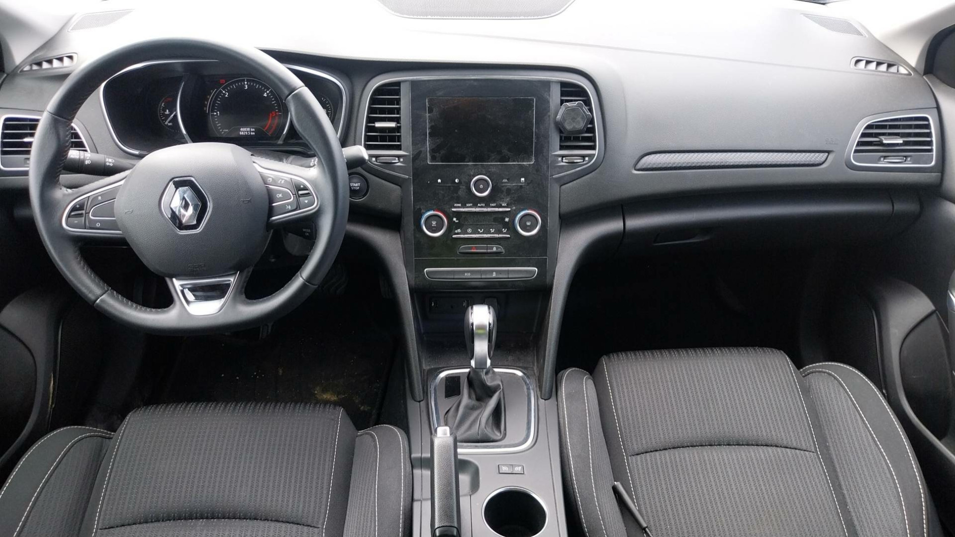 Vente en ligne Renault Megane 4 Mégane IV Berline Blue dCi 115 EDC au prix de 16 400 €