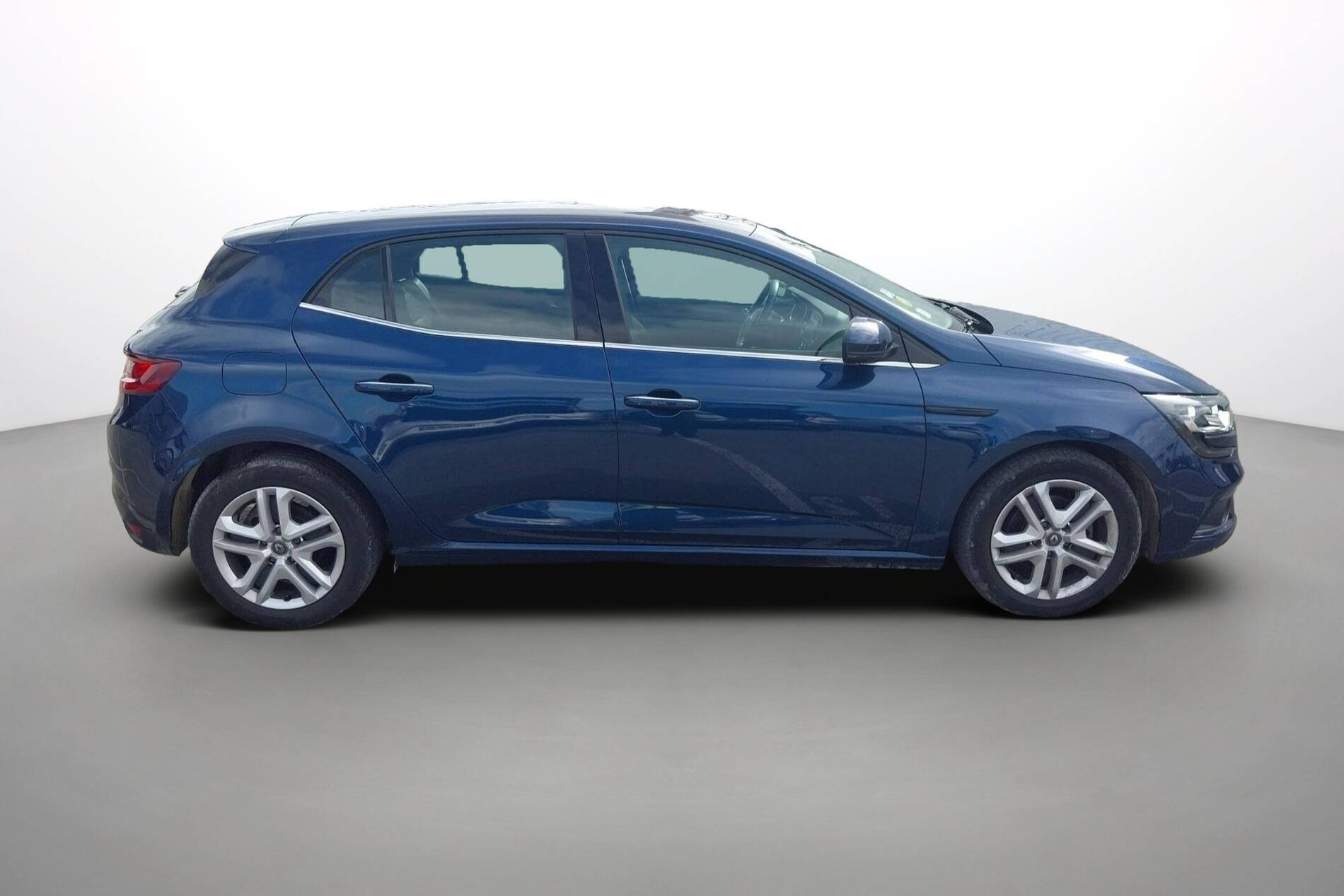 Vente en ligne Renault Megane 4 Mégane IV Berline Blue dCi 115 EDC au prix de 16 400 €